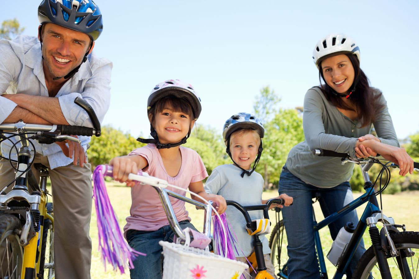@Glowimages: Family with their bikes